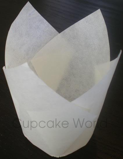 100PC CAFE STYLE WHITE PAPER CUPCAKE MUFFIN WRAPS STANDARD - Click Image to Close